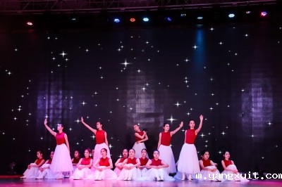 学校举行2025年“大国工匠进校园”主题晚会暨共青团表彰